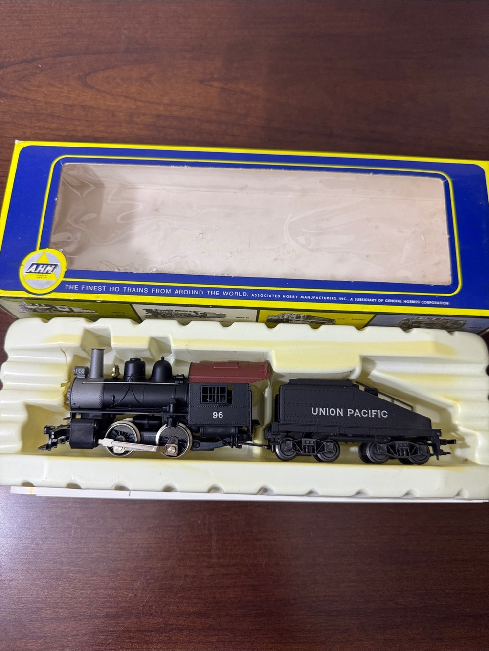 AHM Union Pacific 0-4-0 Switcher HO Scale Black Steam Locomotive (New)